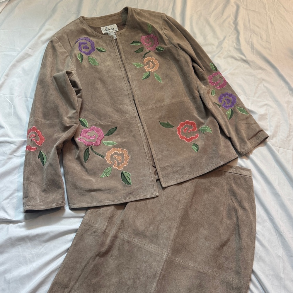 Vintage 90s Tan Genuine Suede Jacket Skirt Set w Floral Embroidery Boho Indie - Picture 4 of 15